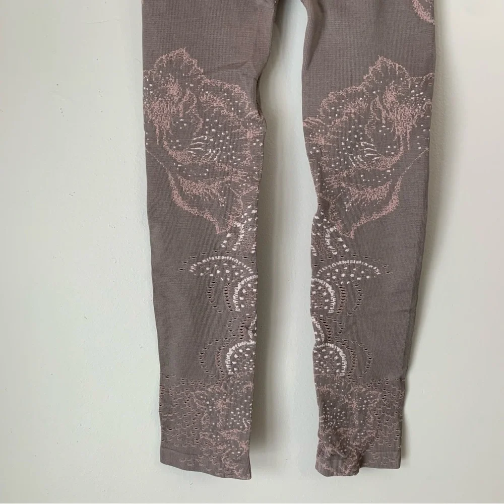 FREE People Movement High Rise 7/8 Bali Stencil Flower Leggings XS / S
